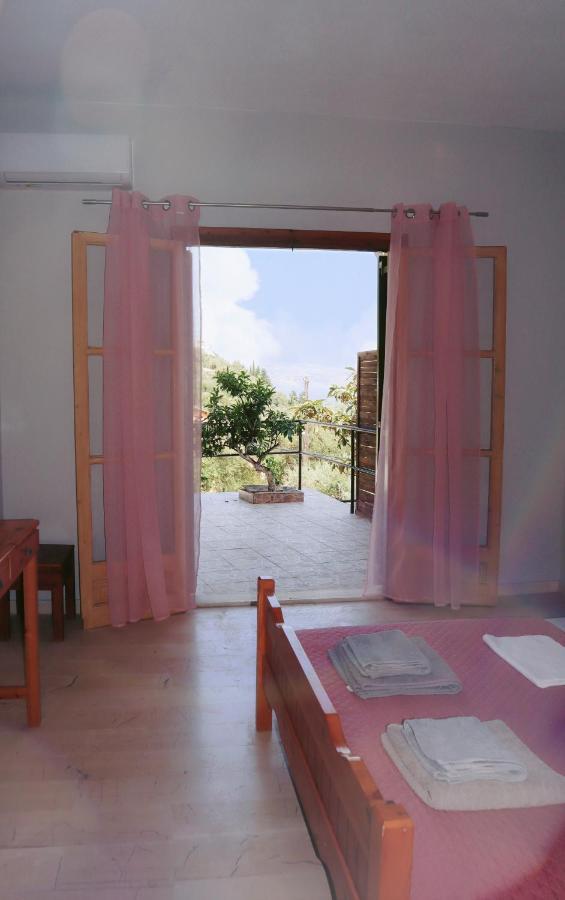 Kaminaki Seaview Apartments Katavolos Exterior photo
